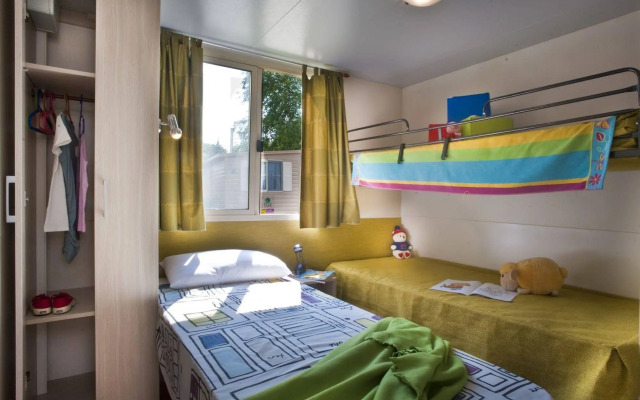 hu Altomincio village