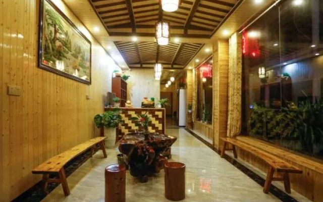 Furong Town Guohua Inn