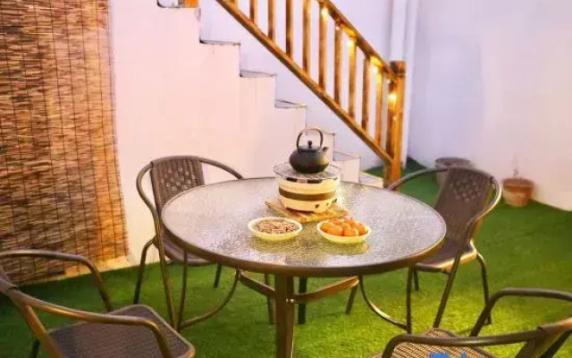 Lanjing Homestay (Shizi Street Luoqi Ancient City Branch)