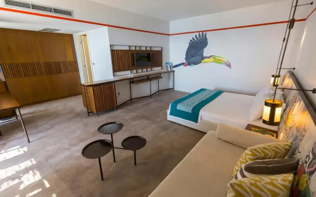 Folie Marine Beach Hotel & Club