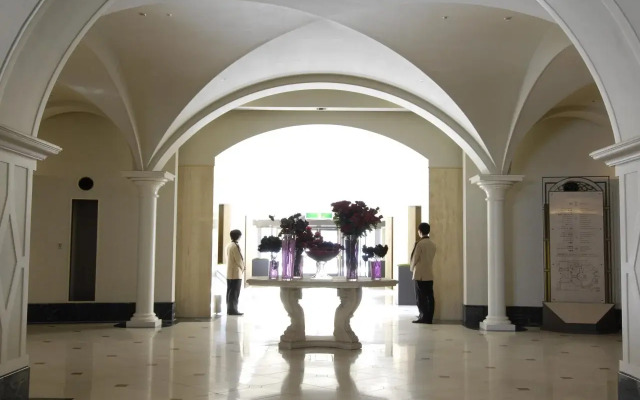 Royal Oak Hotel Spa & Gardens