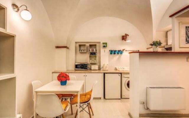 Coronari stylish apartment