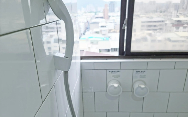 Paper Plane Hostel