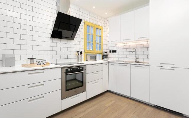 CHALET SUISSE - Alpes Travel - Central Chamonix - sleeps 4