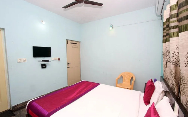 J J Palace By OYO Rooms