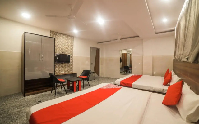 Royal Town Paschim Vihar By OYO Rooms