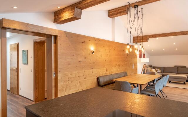 Finest Villa Zell am See - Penthouse Sauna