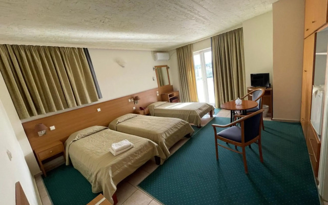 Hotel Flisvos