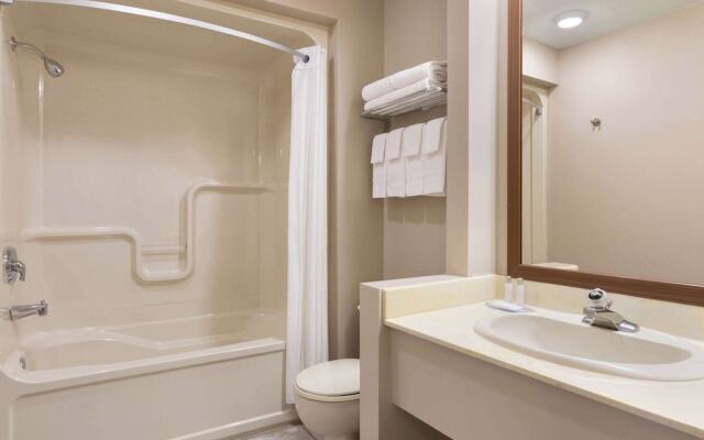Travelodge Simcoe