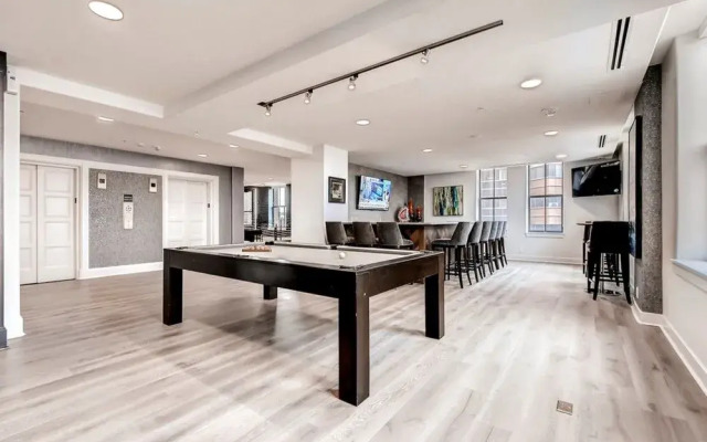 10 Light by Global Luxury Suites