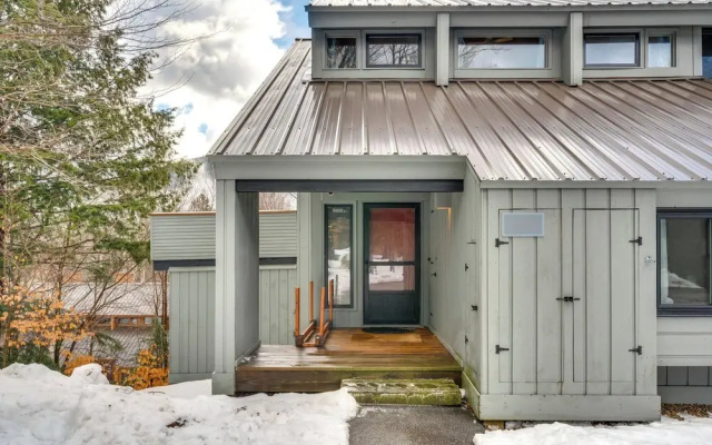 Pet-friendly Loon Mountain Condo w/ Deck + Grill!