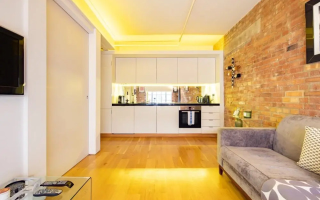 Central Soho Loft With A C Concierge