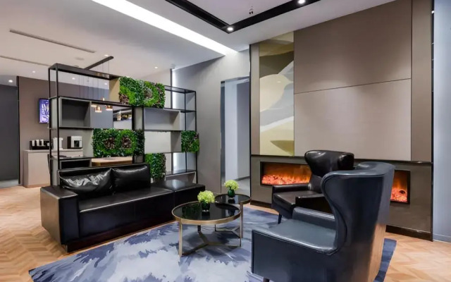Home Inn Bund Center