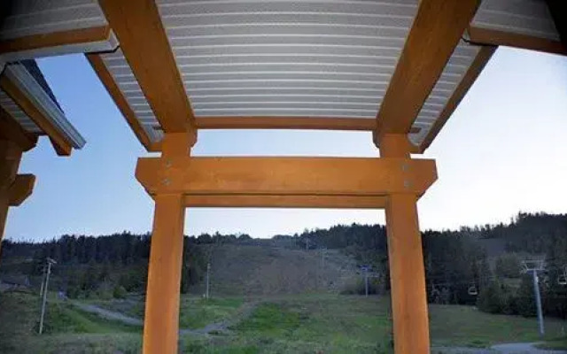 Sullivan Stone Lodge