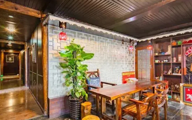 Xijiang Qianhu Miaozhai Yangwang Legend Homestay