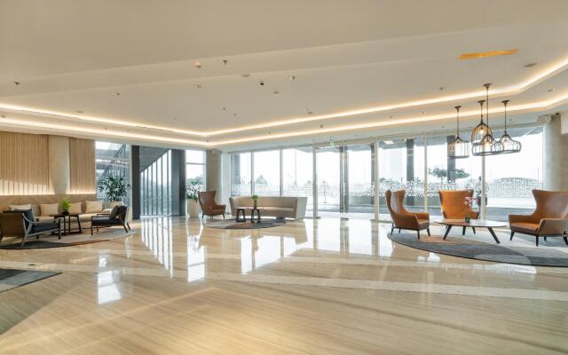 HARRIS Suites Puri Mansion Jakarta