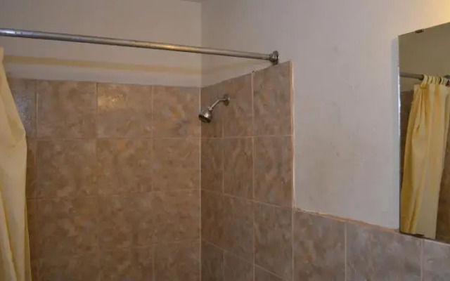 EVERKLEEN Motel