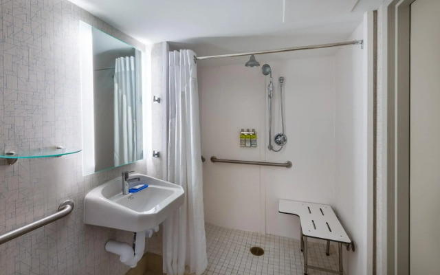 Holiday Inn Express Hotel & Suites Denver East-Peoria Street by IHG