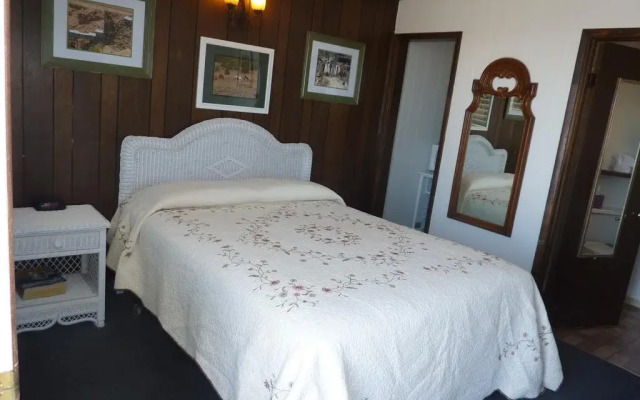 Sugarloaf Mountain Motel