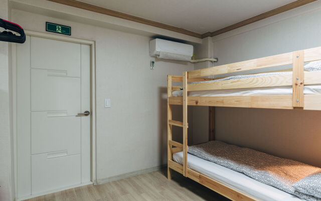 10 Guesthouse - Hostel