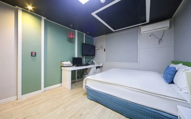 M Motel