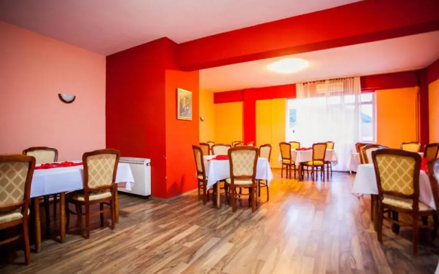 Hotel Diana