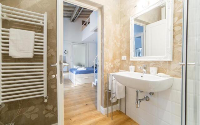 Central Station Lovely Apartment