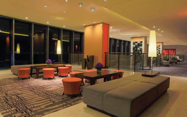 Holiday Inn & Suites Makati by IHG