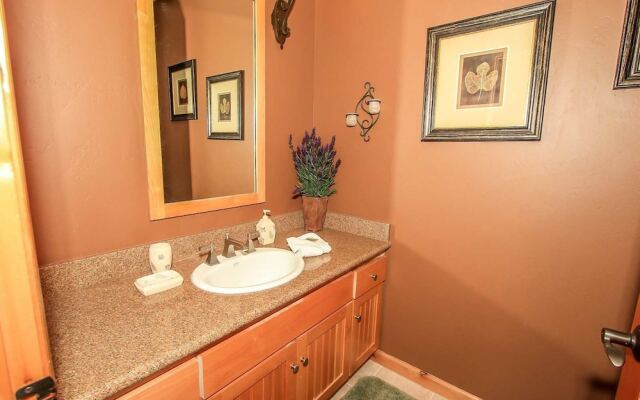 Snow Summit Chalet 1086 by RedAwning