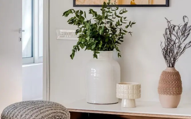 Modern Seaside Apartment w Incredible Views Lillamton