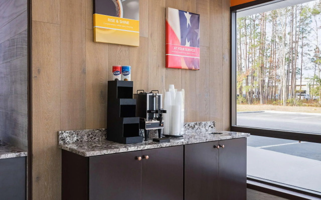 Motel 6 Savannah, GA - Midtown