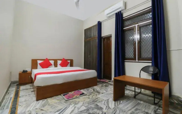 OYO 61581 Krisjal Inn