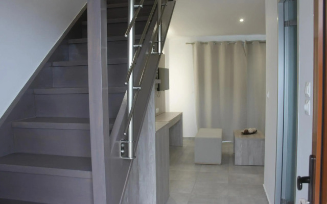 Vallian Village Hotel