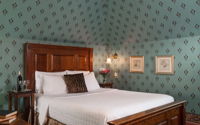 Inn at Pine Terrace