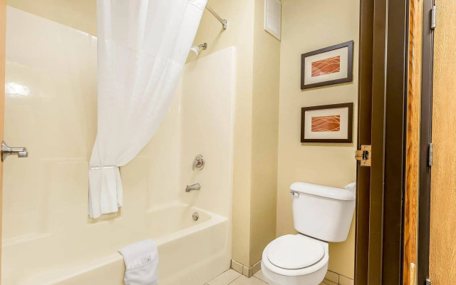 Comfort Inn & Suites