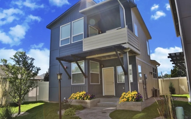 Stunning Garden City Getaway