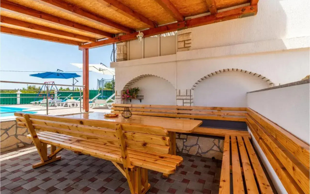 Five-Bedroom Holiday Home in Kastel Novi