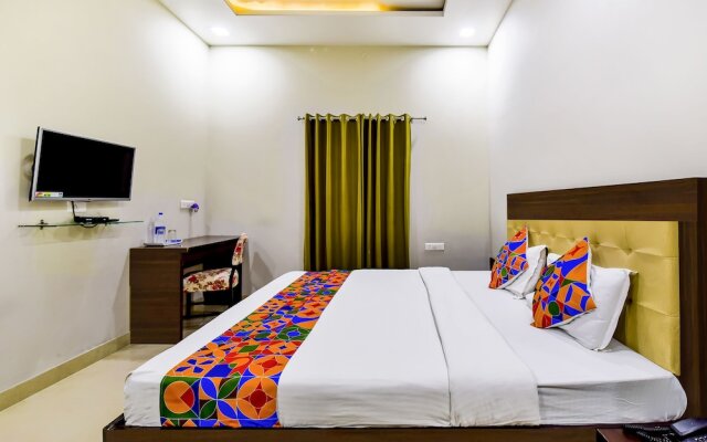 The Castle Homestay by FabHotel