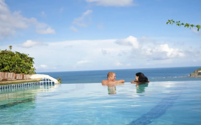 Pelican Eyes Resort & Spa