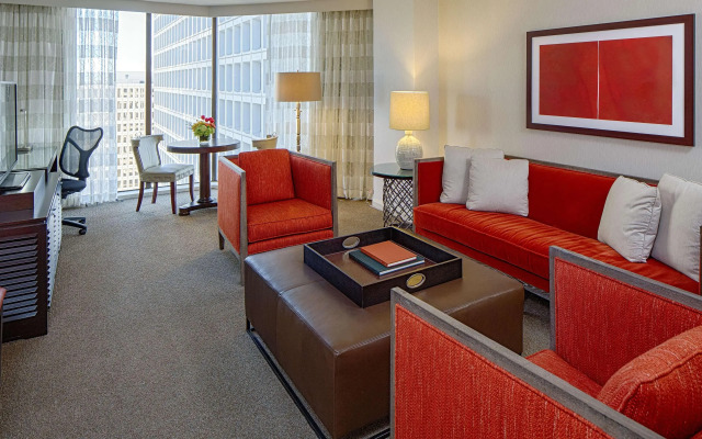 DoubleTree by Hilton Hotel Houston - Greenway Plaza