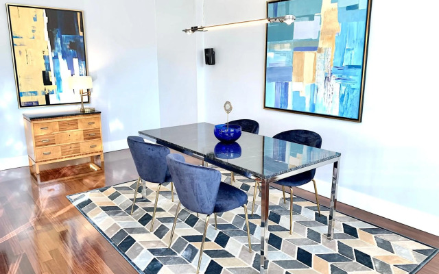 MONDRIAN Luxury Suites & Apartments Market Square IV