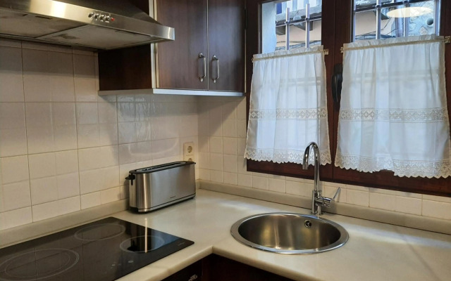 Casa con patio y chimenea en Piedralaves