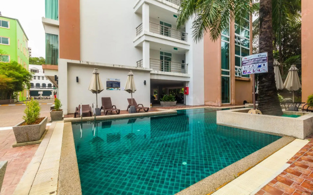 HLC501 - Patong apartment  for 4, market and beach