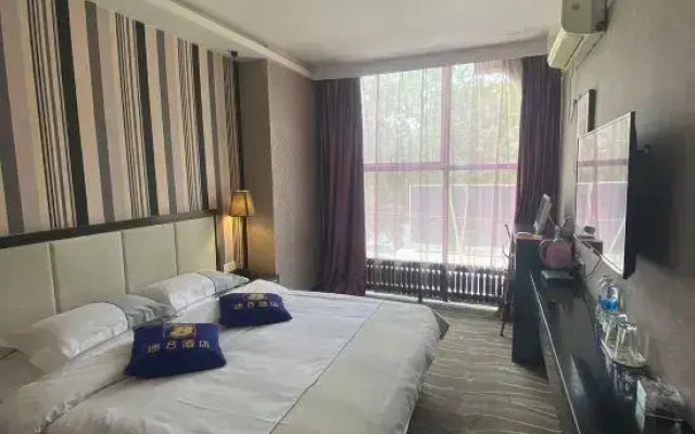 Super 8 Urumqi Yingbin Road
