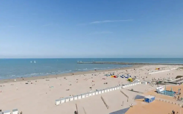 Cosy Apartment With Frontal Seaview