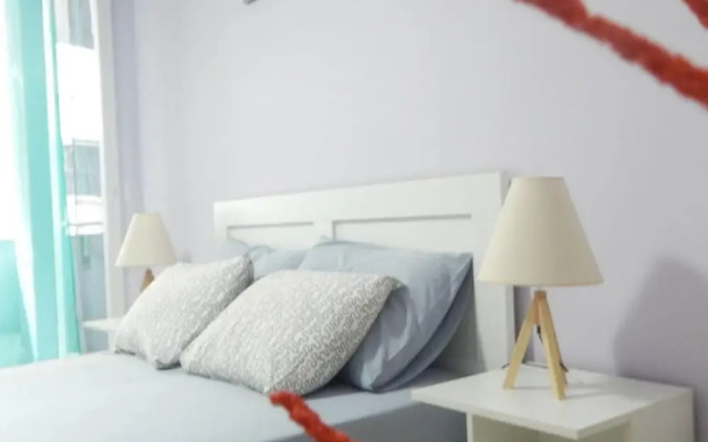 2 Bed Flat - Sleeps 3 - Parking - Wifi