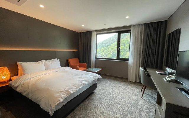 Mudeung Park Resort & Hotel