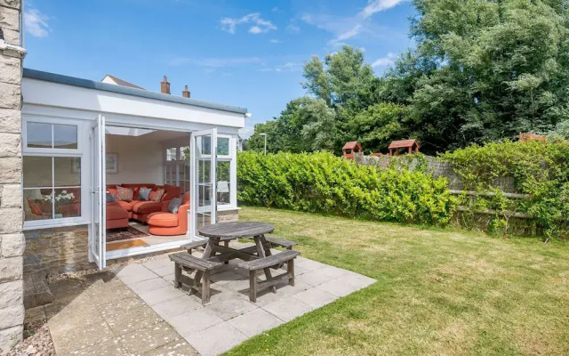 West Bay Holiday Home