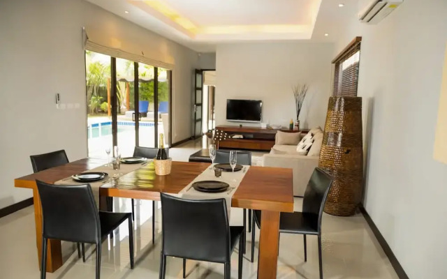 Villa Bukit by Holiplanet