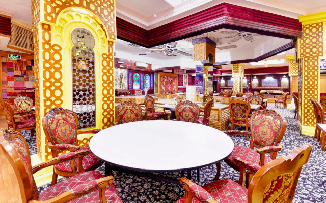 Capital O 125 Moon Plaza Hotel